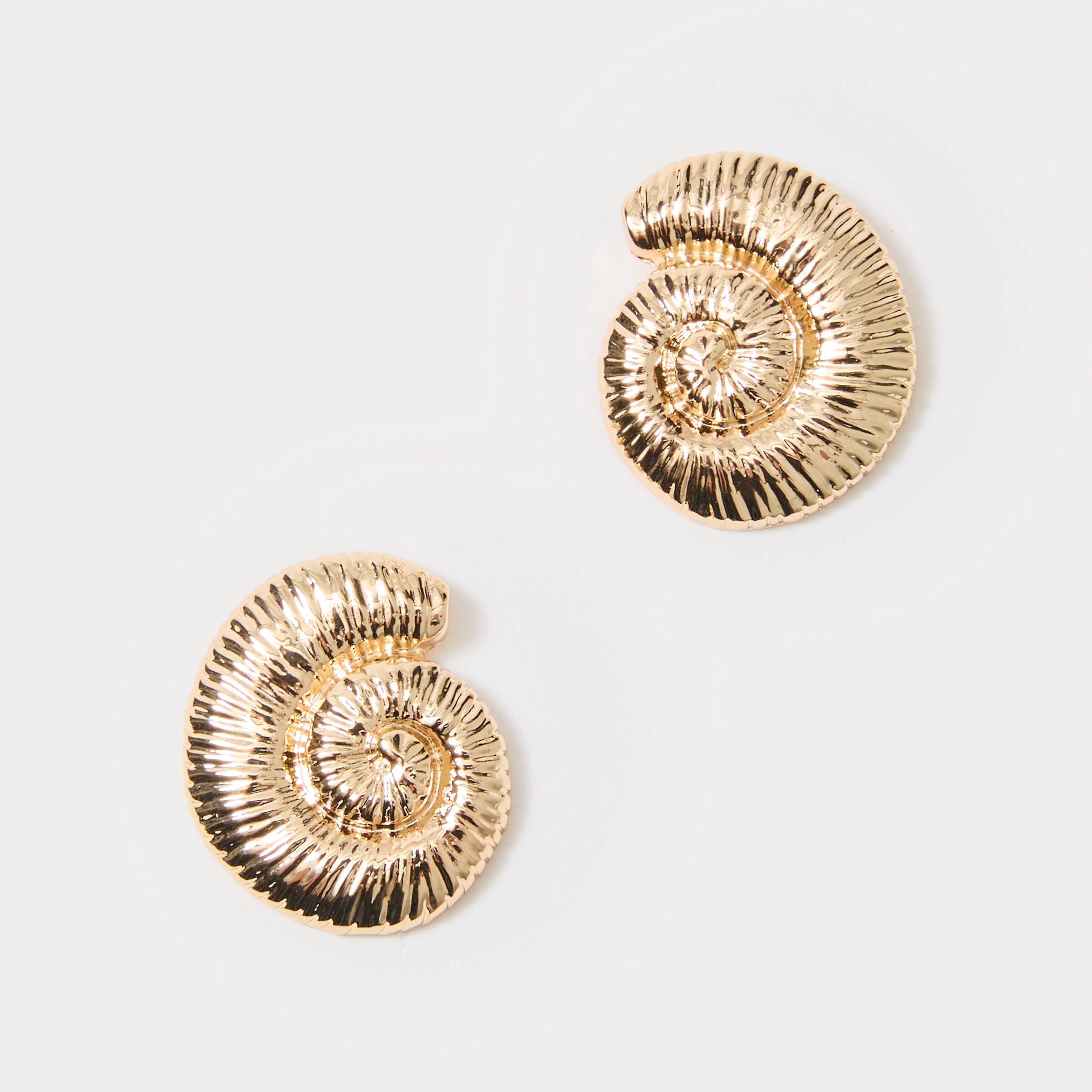 Barefoot Beachcomber Earrings - Pierced